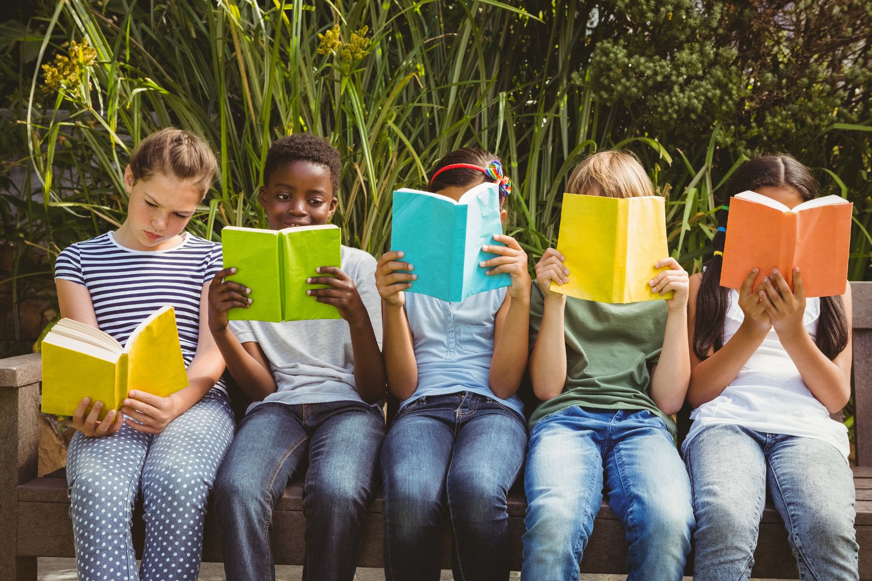 In occasione della Giornata Mondiale del Libro e del Diritto d'Autore, il Comune di Brusaporto e un gruppo di appassionati lettori ha organizzato una “Caccia al libro”.