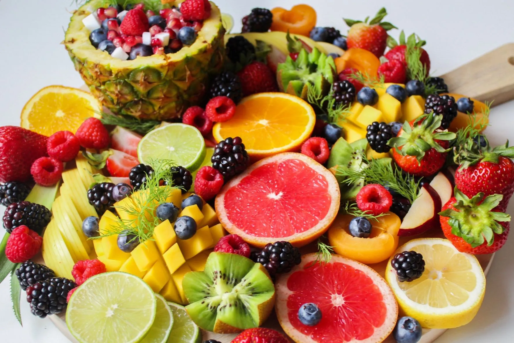 Immagine che raffigura Merenda sana per crescere bene: consigli e idee per genitori