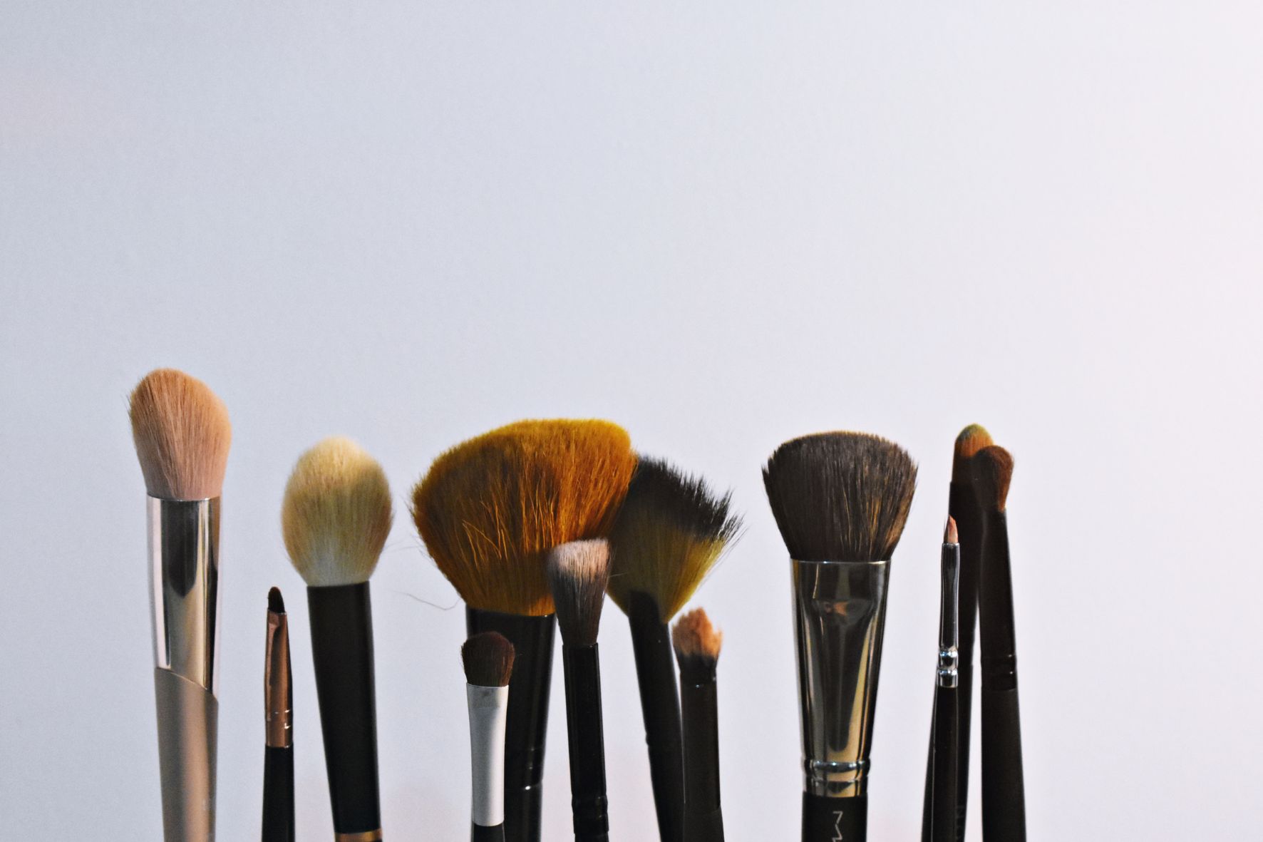 Il Comune di Brusaporto, in collaborazione con la Farmacia di Brusaporto, organizza un mini corso di make up.